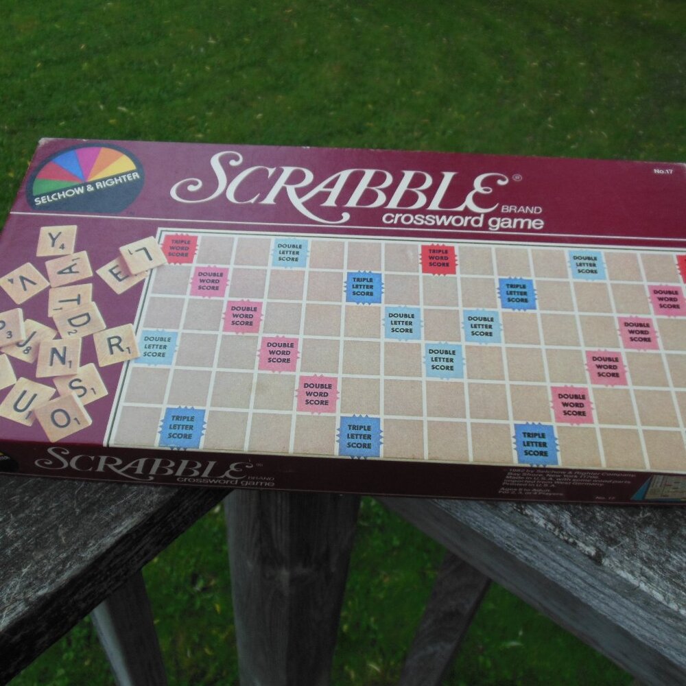 board game vintage Scrabble by Selchow & Richter Made in USA dated 1982 like new